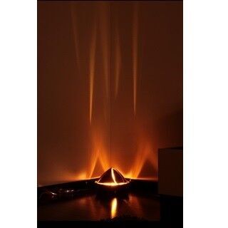 燃えるように光る、たき火をモチーフにした間接照明「TAKIBI(タキビ)」登場