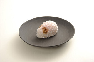 とらや、来年の干支「ひつじ」と歌会始のお題「本」にちなんだ菓子を発売