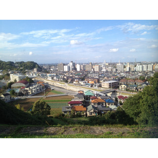東京都・聖蹟桜ヶ丘で「耳をすませば」のあの丘・坂を巡ってみた--写真33枚