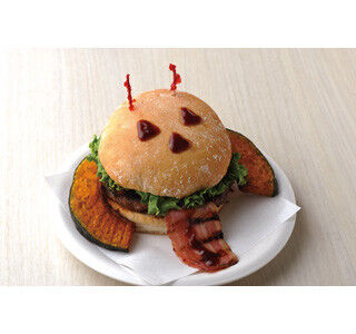 東京都・表参道のハワイアンカフェに、ハロウィーン仕様のハンバーガー登場