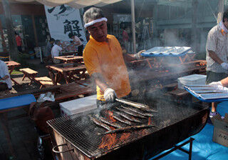 横浜・八景島シーパラダイスで、&quot;秋刀魚&quot;を無料で振る舞うイベントを開催