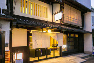 日本酒文化を発信する京町屋「おづ Kyoto - maison du sake - 」がオープン