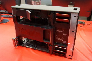 レノボ、新WS「ThinkStation P700/P900」のコダワリを解説 - 洗練した冷却機構やモジュラー設計はまさにハイエンドの出来