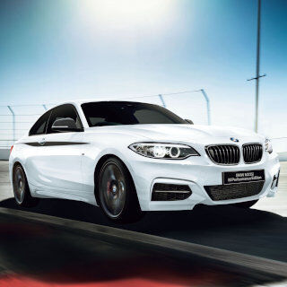 BMW「M235i M Performance Edition」特別限定車発売、専用ホイールなど装備