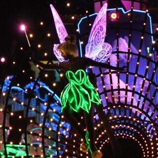 進化を続ける香港ディズニーランド･リゾート (1) 今秋スタート! ディズニー初、光り輝く完全LEDパレードを体験