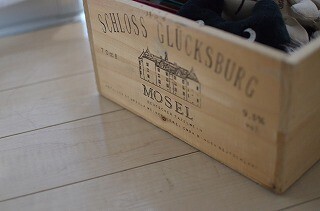 うちの猫のために猫専用のおもちゃ箱を作ってみた