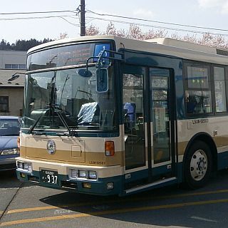 鉄道博物館で「JRバス展」を開催 - 復刻塗装車から最新型車両まで勢ぞろい