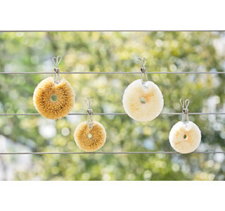 東京都台東区に「たわし専門店」誕生 - ベーグルみたいな白いたわしも!?