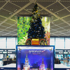 成田国際空港に6メートル越えのクリスマスツリー登場