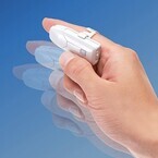 サンワダイレクト、指に装着してジェスチャー操作できる指マウス