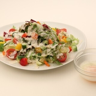 『アベンジャーズ』のヒーローに会える! 丸の内に「マーベル･カフェ」登場