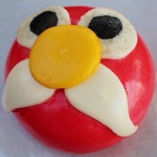 サンタ姿のエルモまんがカワイイ! USJの"クリスマス･ハピネス･マーケット"