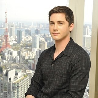 戦争大作『フューリー』で鍵を握る新兵役を熱演! ローガン･ラーマンが憧れブラピから学んだこととは?