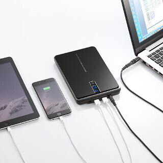 PCやスマホを3台同時に充電できる23,000mAhの大容量バッテリ発売