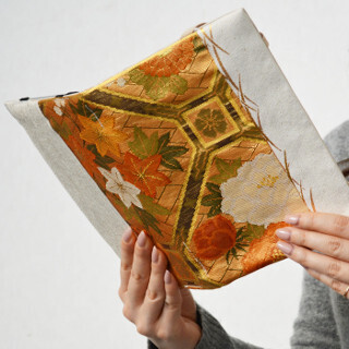 スペック、西陣織を使ってひとつずつ手作りされたiPadカバー発売