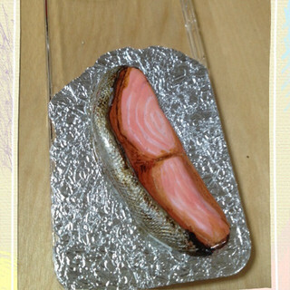 焼き鮭のiPhoneケースがユニーク!