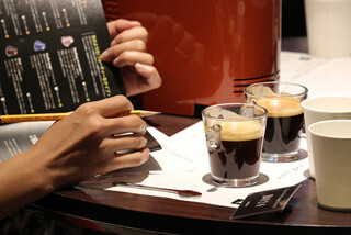 ネスプレッソのコンテストで、一般ユーザーから"No1.鑑定家"が決定