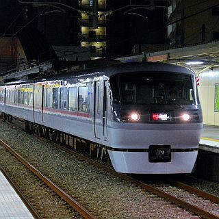 西武鉄道、池袋線・新宿線・拝島線で12月の夜間に臨時特急レッドアロー運行