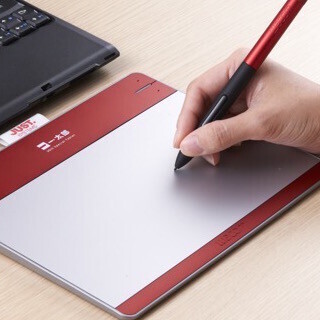 「一太郎」の30周年記念パックにワコムのペンタブレットが同梱