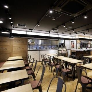 ドンペリニョンが1980円ランチに付いてくる! - 成城石井のワインバーで