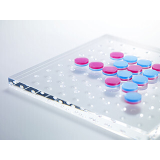 定番ボードゲームをインテリアとしてリデザインした「TWOTONE」