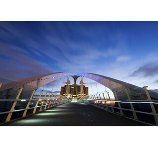 キャセイ、香港とマンチェスターを結ぶ直行便運航 - 成田から5万5,000円～