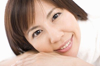 女性の「私いくつに見える?」には何と答える? - 「たいてい地雷」の声も