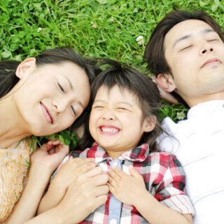 子育て中の共働き家庭、妻亡き後夫1人で生計維持できる?--必要保障額は……