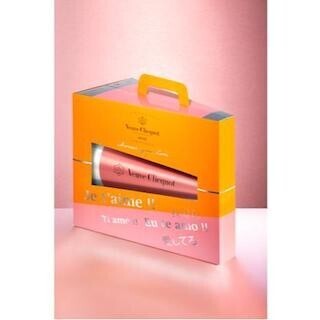 "愛を叫ぶメガホン"をセットにした、大胆な発想のシャンパーニュが限定販売