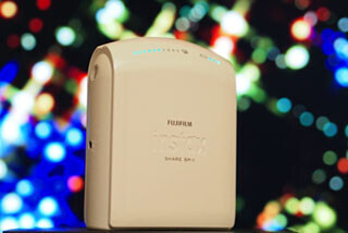 次世代オモチャ研究所 スマートトイ・ストーリー (9) スマホで撮って即プリント。恋のワンチャン広がる「スマホ de チェキ」