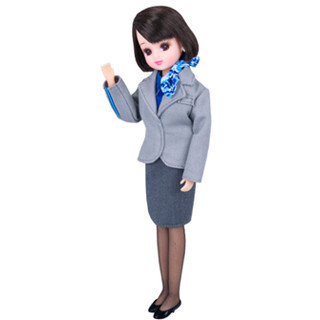 ANA、10代目新制服の「CA リカちゃん」登場 - ボブヘアーとフルセットの2種