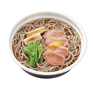 ローソン、北海道産にこだわった「年越しそば」「年明けうどん」発売