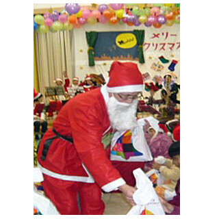 九州各地の社会福祉施設にサンタ現る！ - イオン九州の社会貢献活動