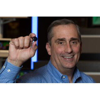 米Intel、ボタンサイズのウェアラブル向けチップ「Curie」を発表