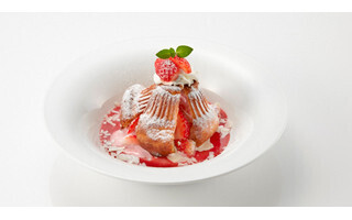 話題のポップオーバーも装い新たに、デニーズ「苺のデザート」が登場
