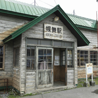 読む鉄道、観る鉄道 (64) 『鉄道員(ぽっぽや)』 - 高倉健が演じた「仕事の誇り」そして奇跡