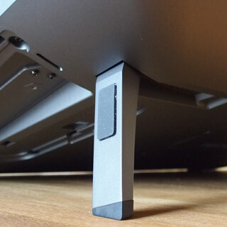 "キー"は着脱式に! 液晶ペンタブレット「Cintiq 27QHD」を使ってみた (4) 内蔵スタンドは"使える"のか？