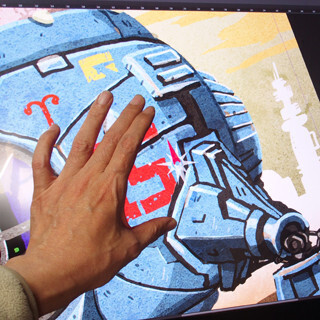 "キー"は着脱式に! 液晶ペンタブレット「Cintiq 27QHD」を使ってみた (6) タブレット感覚のタッチ機能