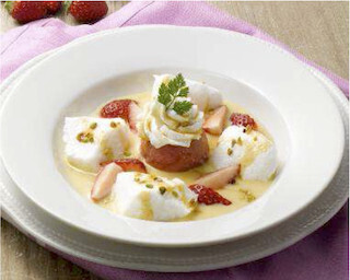 ロイヤルホスト、旬の生いちごを使った「苺のコンチェルト」を開催