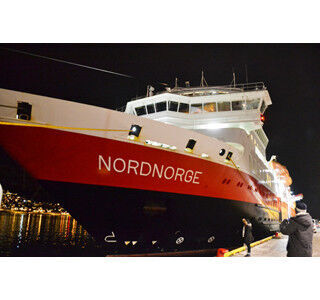 ノルウェーの海を優雅に漂う船「フッティルーテン」に“中まで”迫ってみた