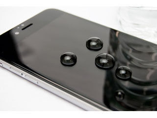 ウルス、iPhone 6/6 Plusの全面を保護するタイプのガラスフィルム