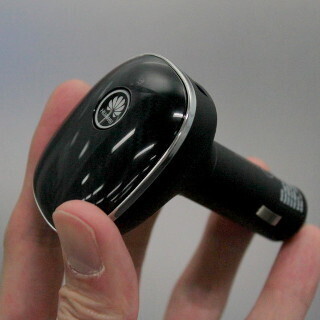 写真で見る、車載用Wi-Fiルータ「404HW」のポイント