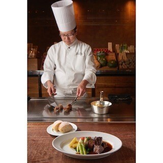 東京都六本木のホテル、黒毛和牛の鉄板焼スタイルビーフシチューを提供開始