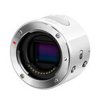オリンパス、スマホで操作する小型カメラ「AIR A01」発売キャンペーン