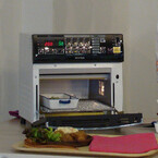 アイリスオーヤマ、火力と調理時間を自動調整する「リクック熱風オーブン」 - 作り置きのフライも