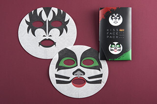 世界的ハードロックバンド「KISS」公認で"あのメイク"がフェイスパックに!