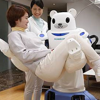 理研、介護用クマ型ロボット「ROBEAR」を開発 - 優しさと力強さを両立