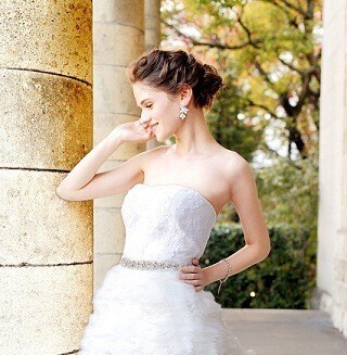 英国プリンセス愛用ブランドが世界初コラボしたウエディングドレス登場