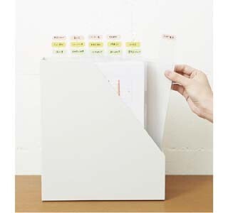 新開発の「プレートふせん」、クリアファイルに縦インデックスで収納可能