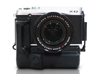JTT、「FUJIFILM X-E1/X-E2」と「LUMIX G5/G6」用のバッテリーグリップ